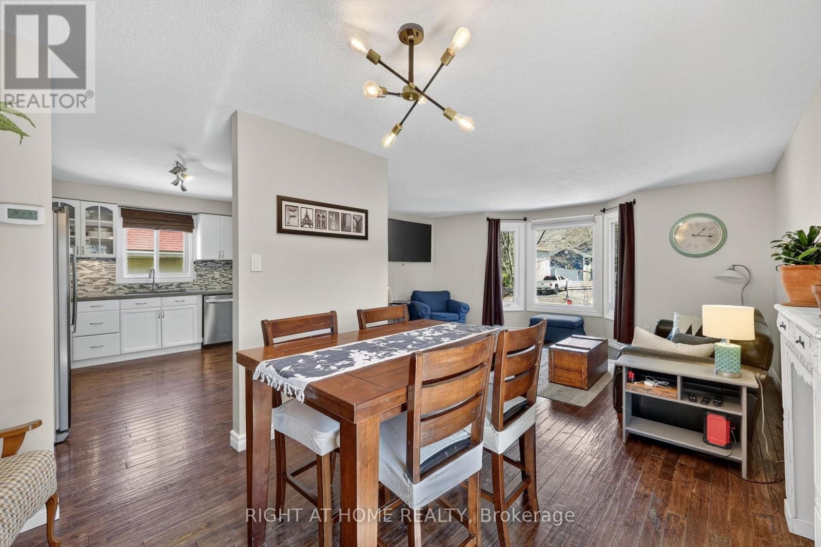 12 ELIZABETH STREET Image 8