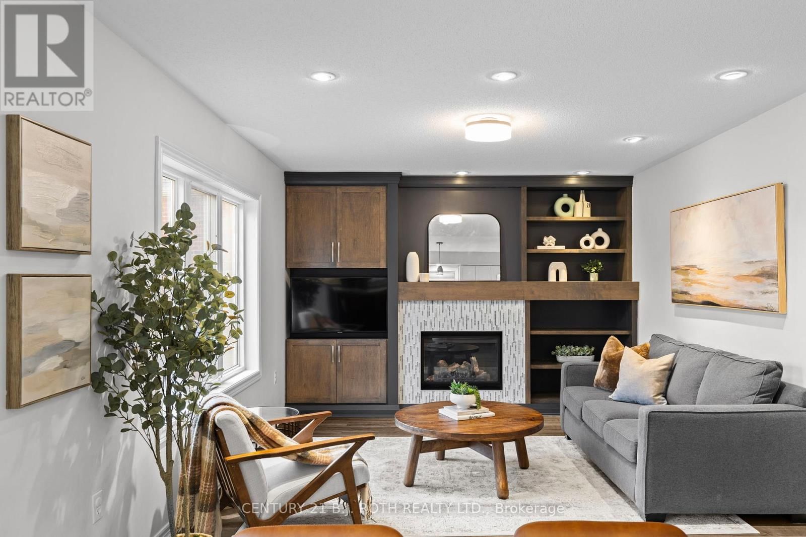 30 MEGAN CRESCENT Image 11