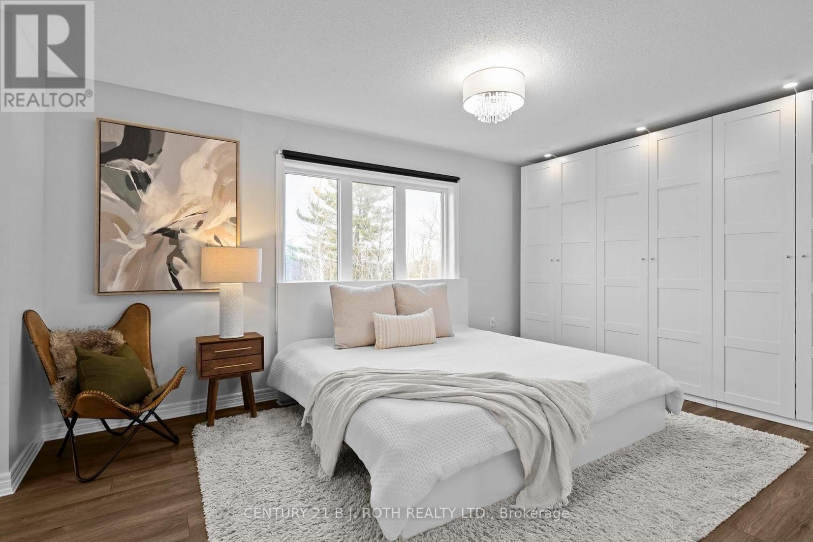 30 MEGAN CRESCENT Image 13