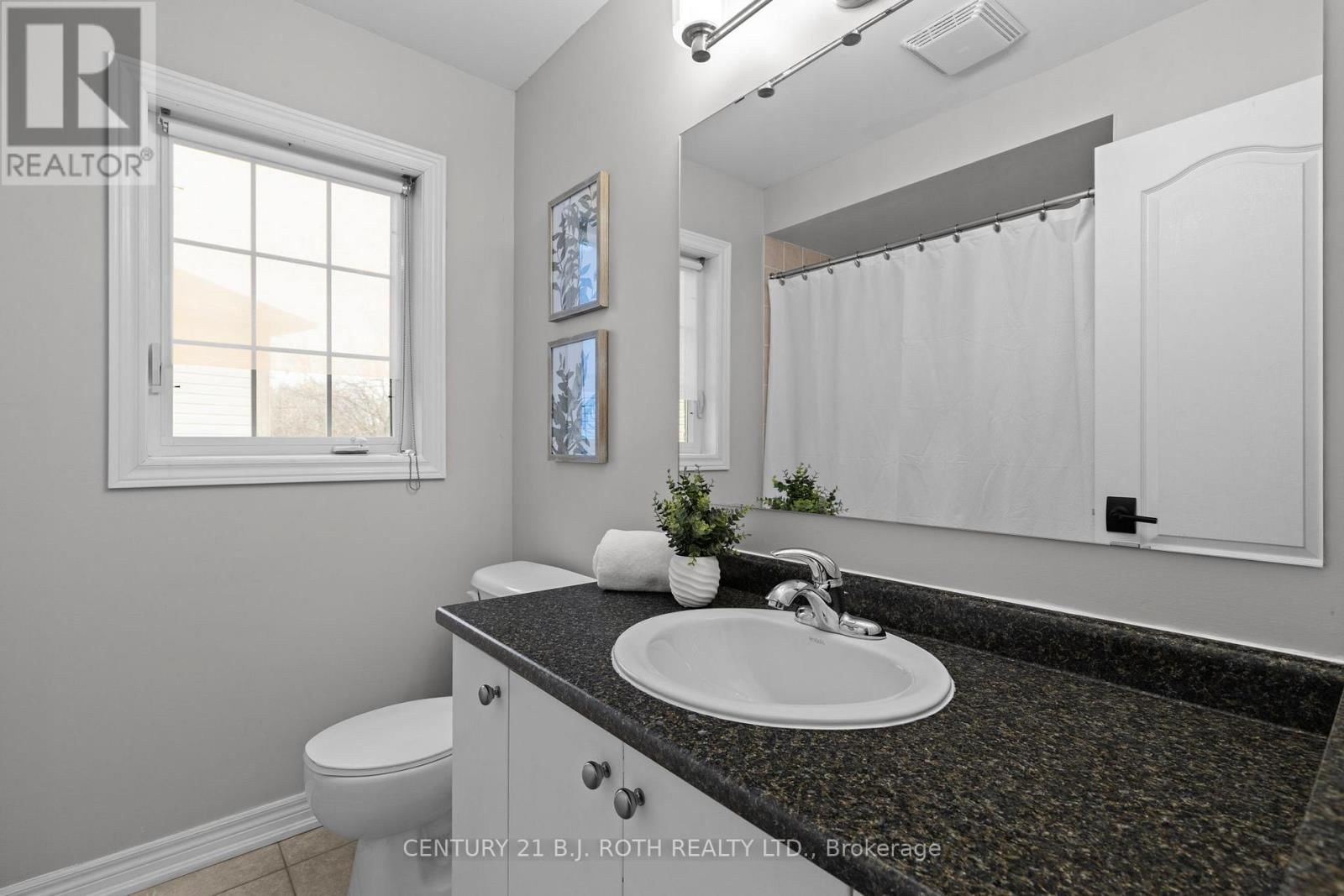 30 MEGAN CRESCENT Image 17