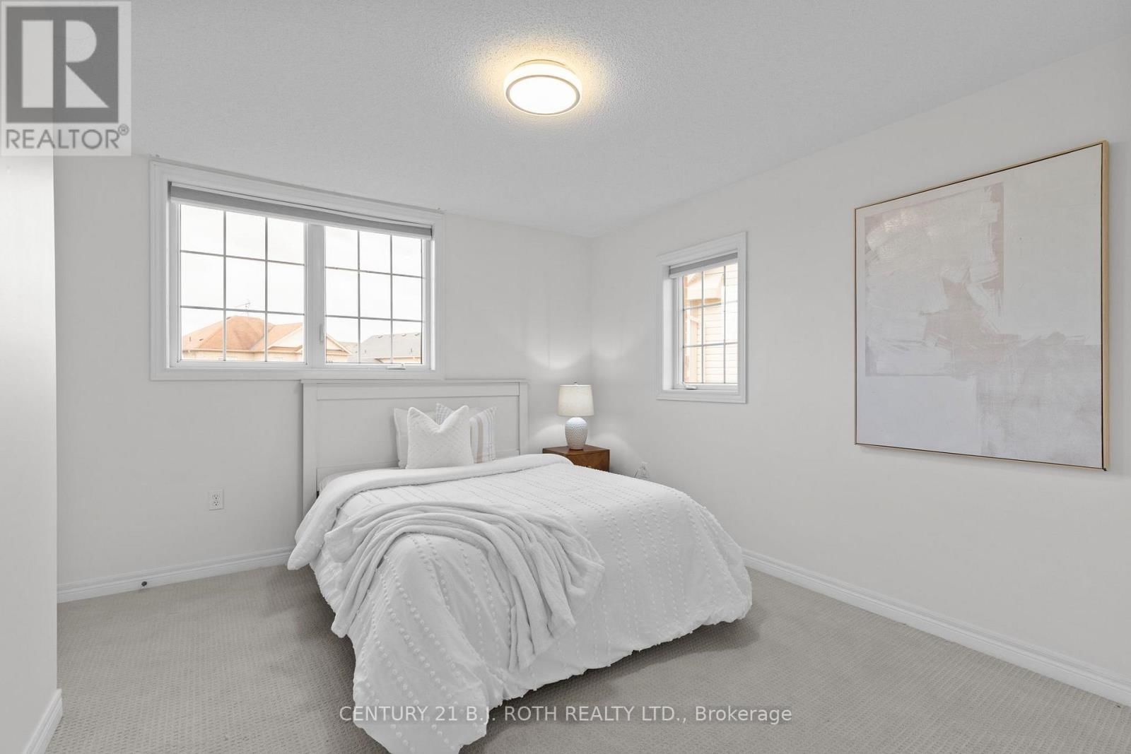 30 MEGAN CRESCENT Image 18