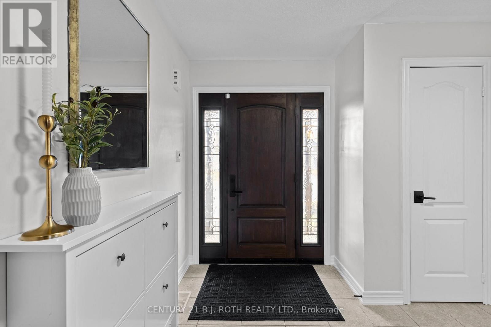 30 MEGAN CRESCENT Image 2