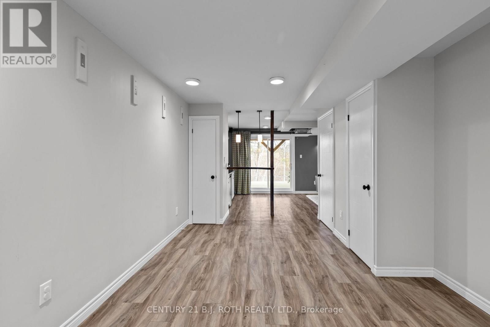 30 MEGAN CRESCENT Image 22