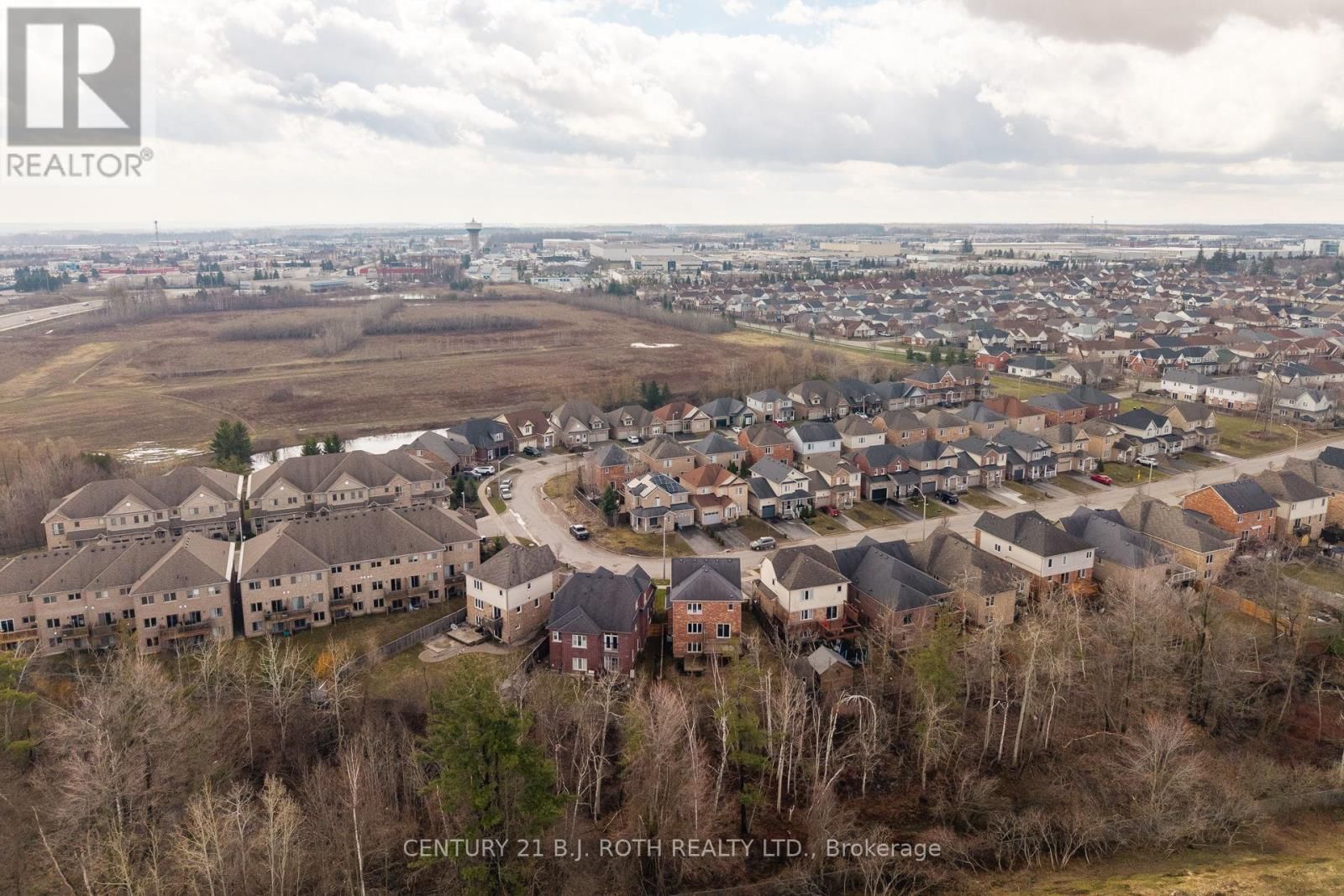 30 MEGAN CRESCENT Image 34