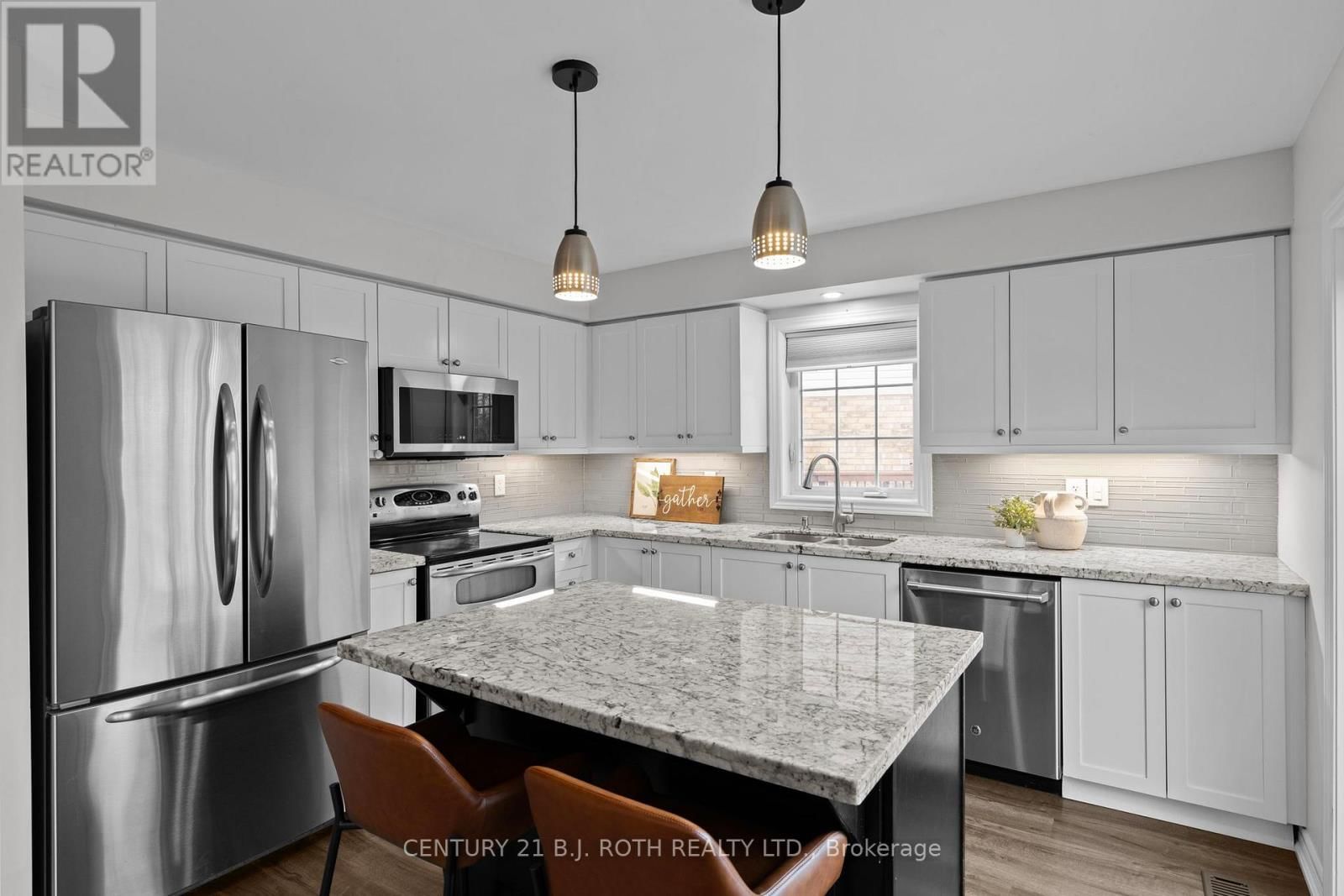 30 MEGAN CRESCENT Image 7