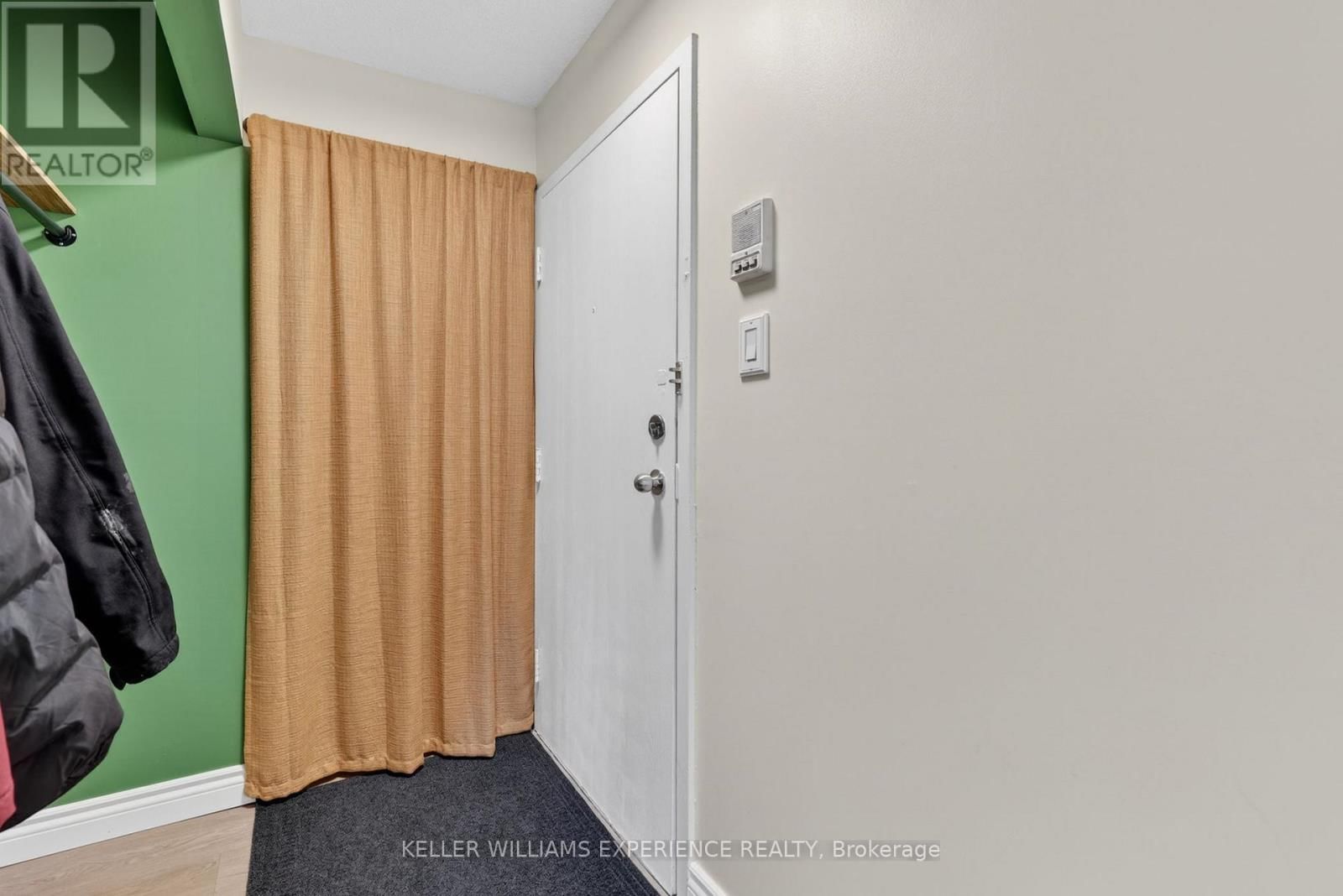 C4 - 183 EDGEHILL DRIVE Image 15