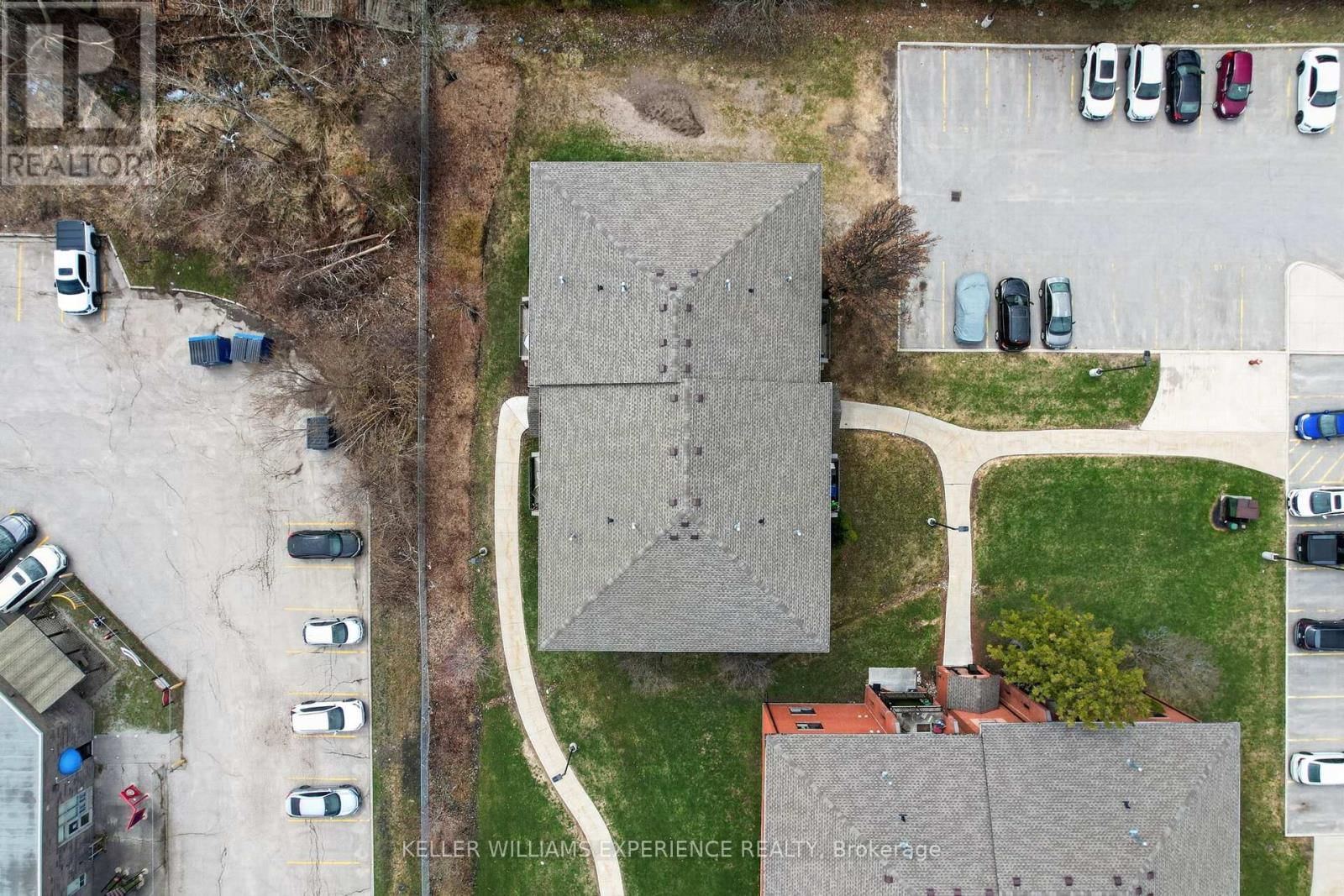 C4 - 183 EDGEHILL DRIVE Image 30