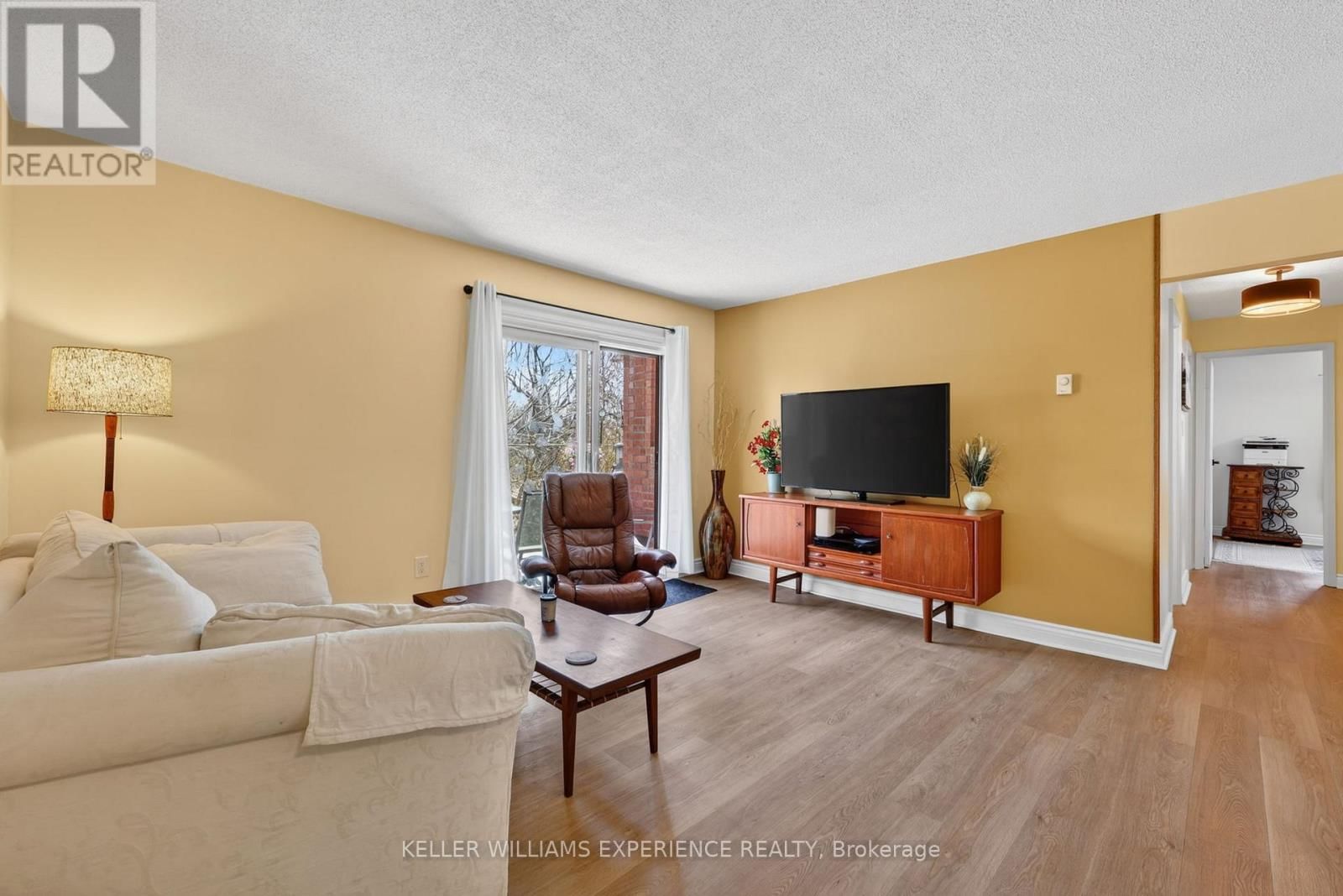 C4 - 183 EDGEHILL DRIVE Image 5