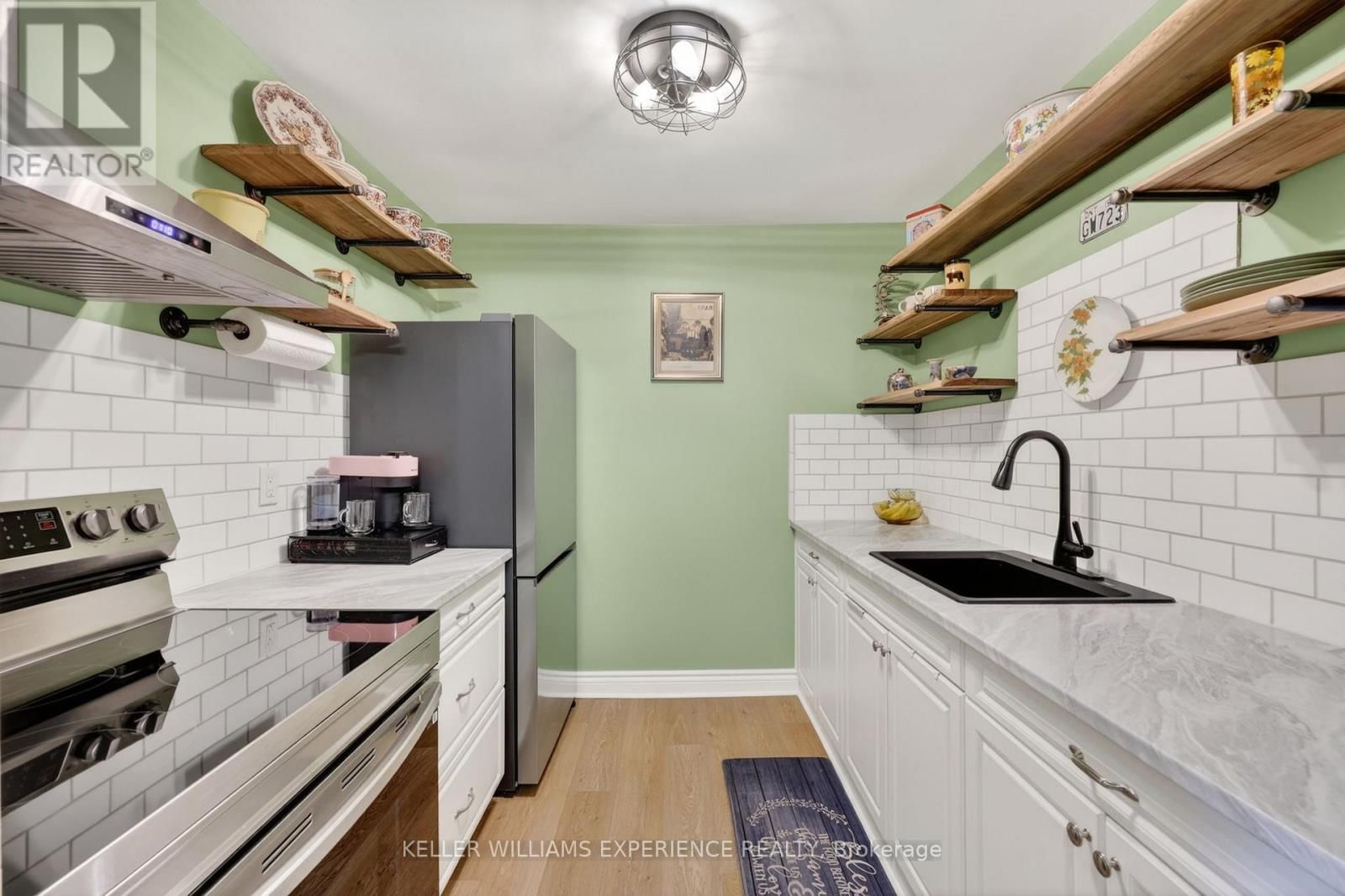 C4 - 183 EDGEHILL DRIVE Image 9