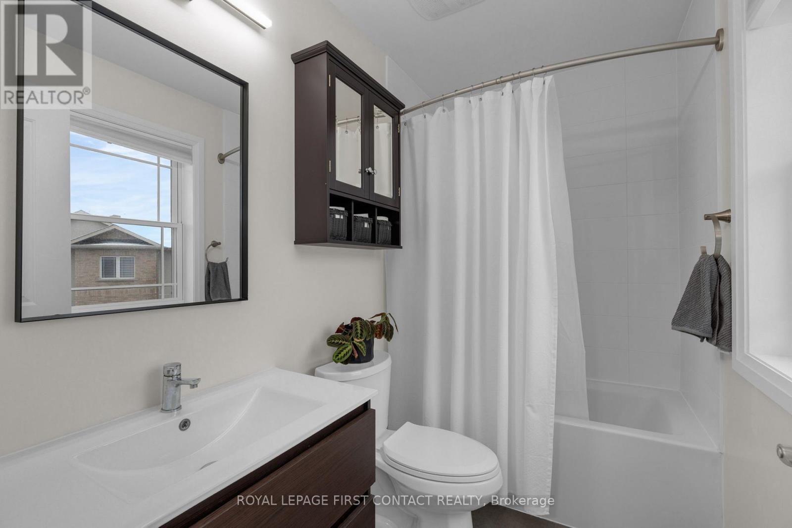 21 - 376 BLAKE STREET Image 15