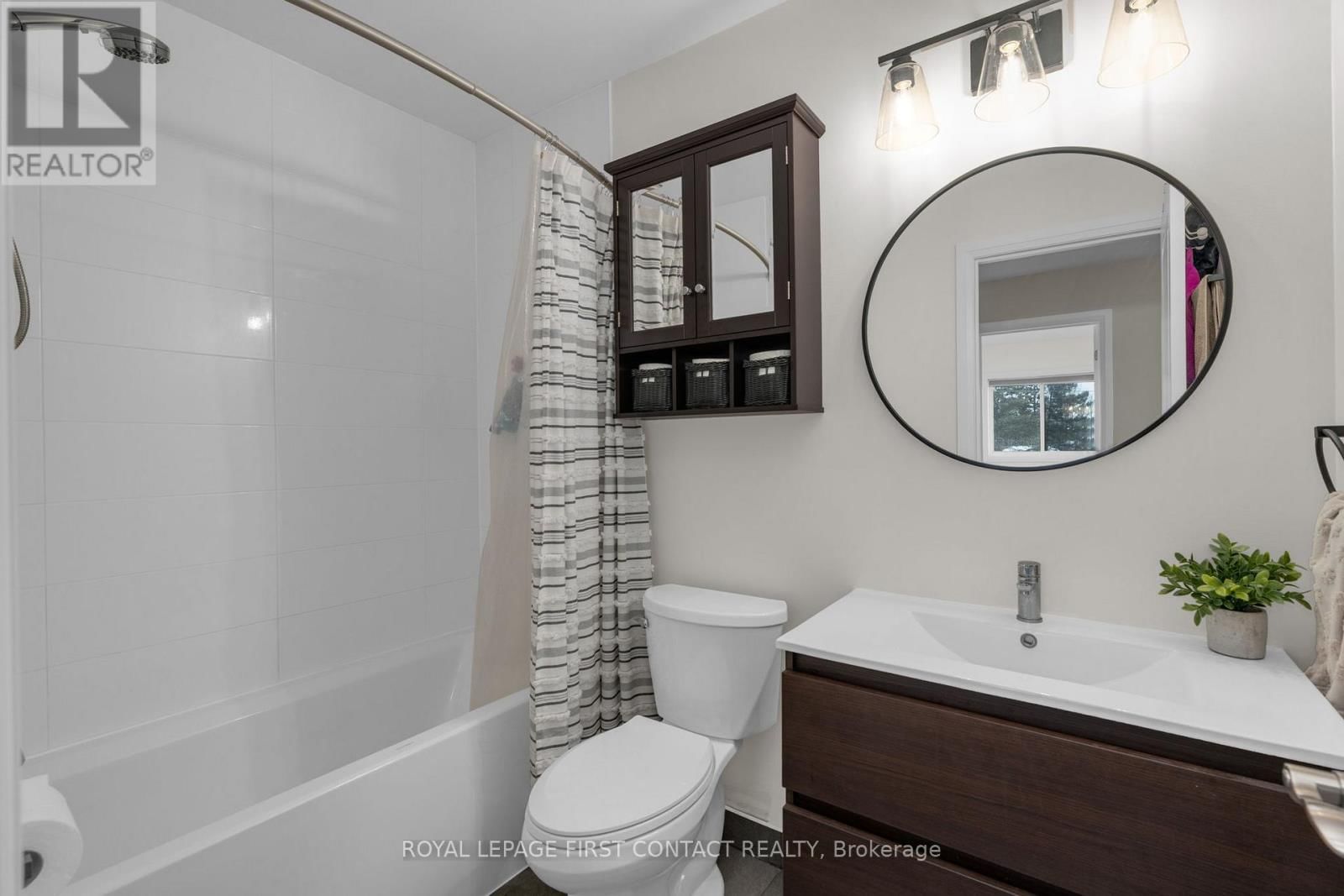 21 - 376 BLAKE STREET Image 19