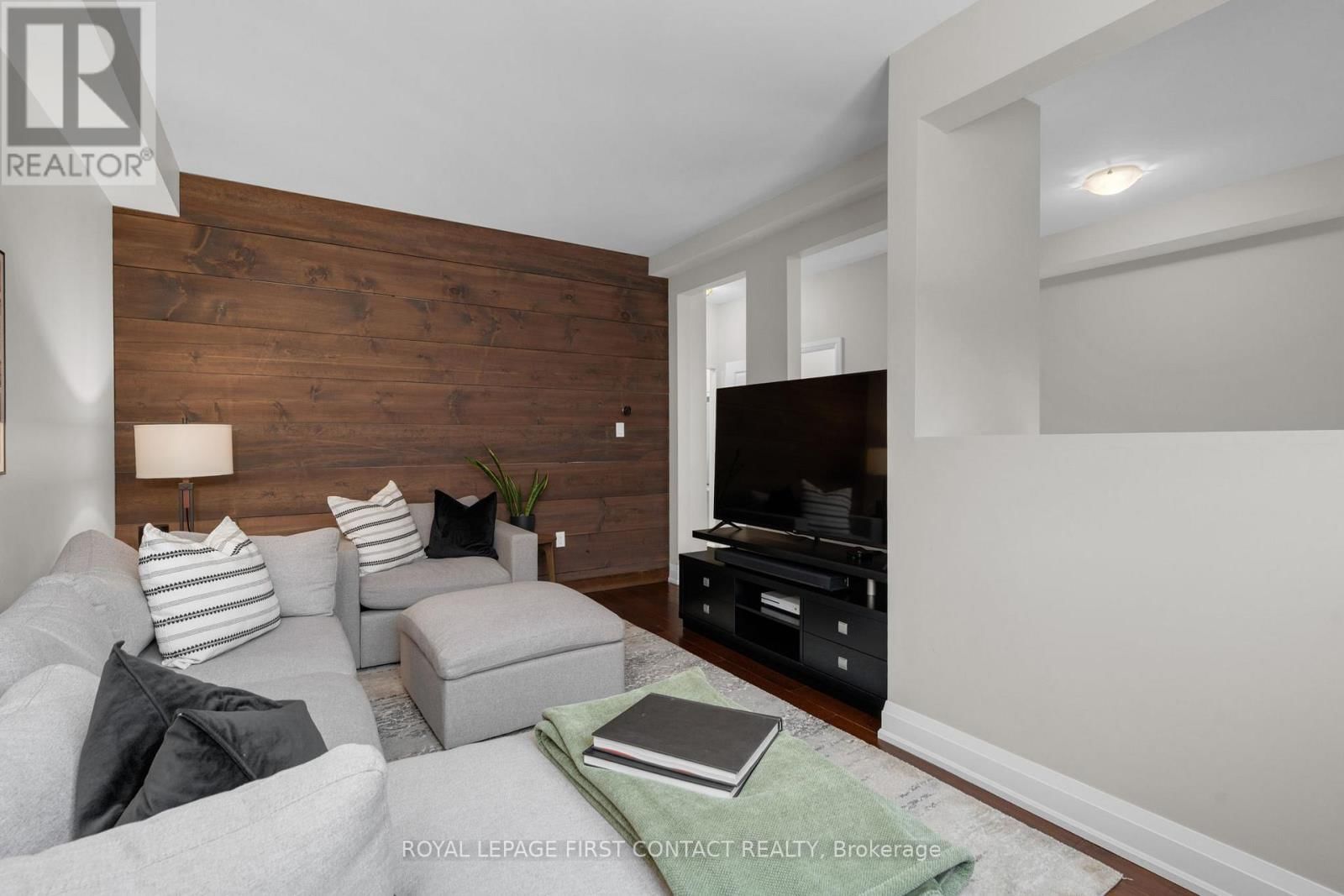 21 - 376 BLAKE STREET Image 6