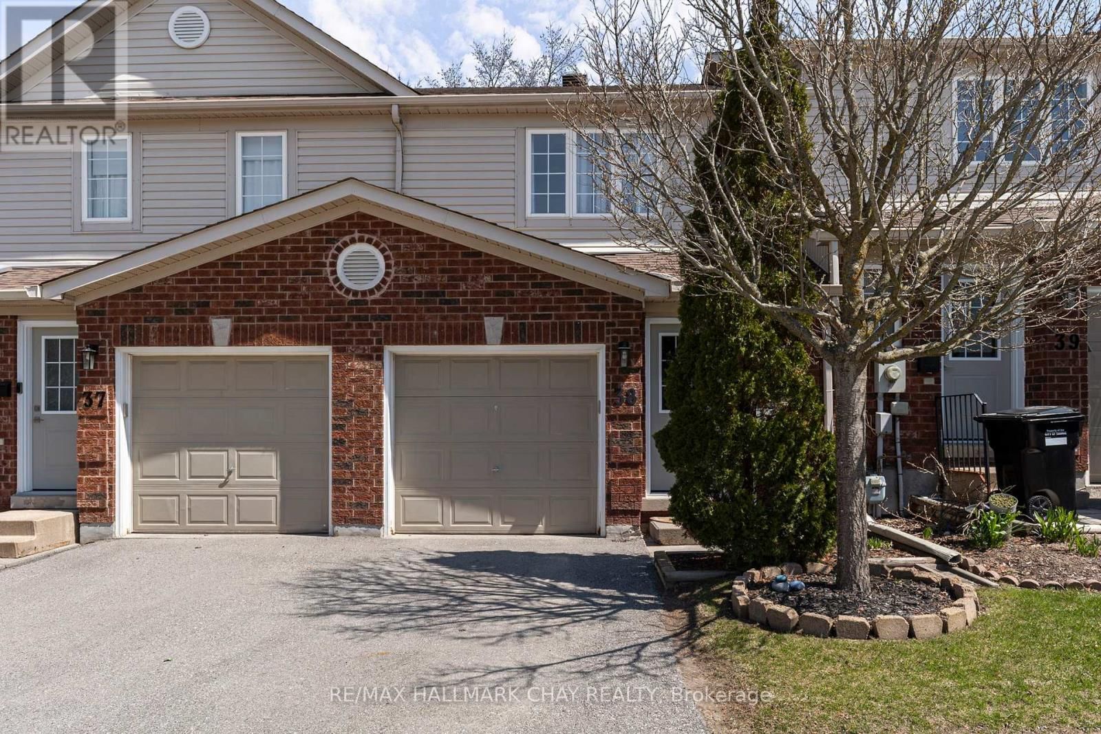 38 - 430 MAPLEVIEW DRIVE EAST Image 1