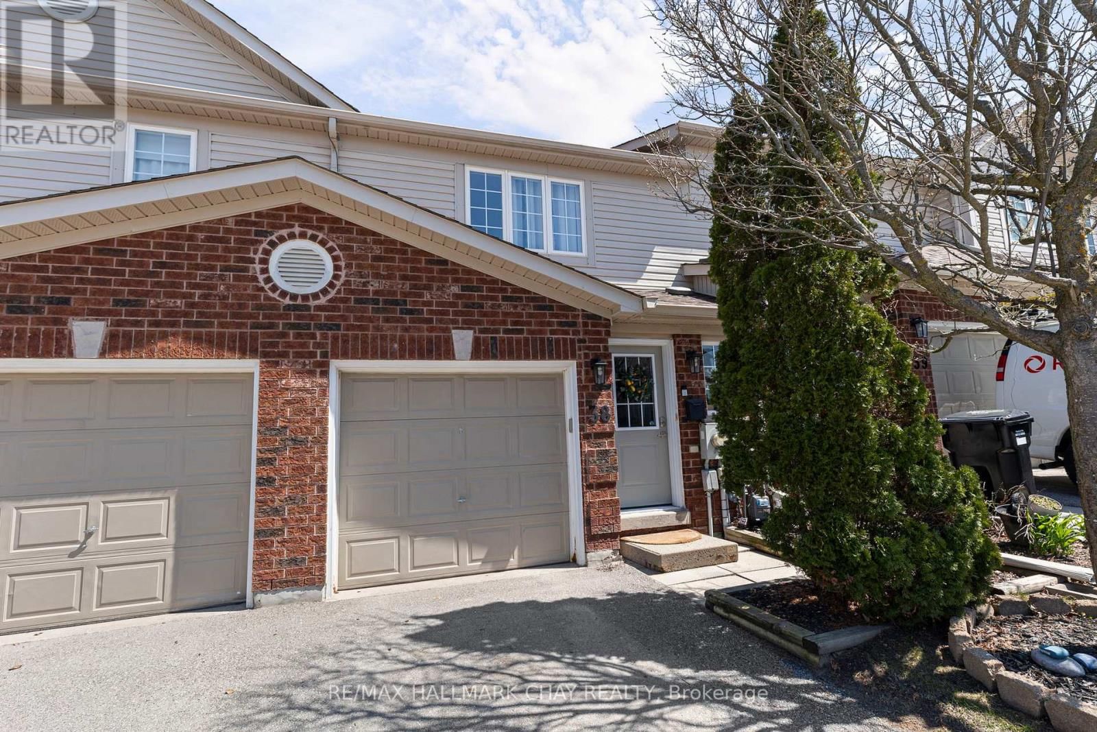 38 - 430 MAPLEVIEW DRIVE EAST Image 2