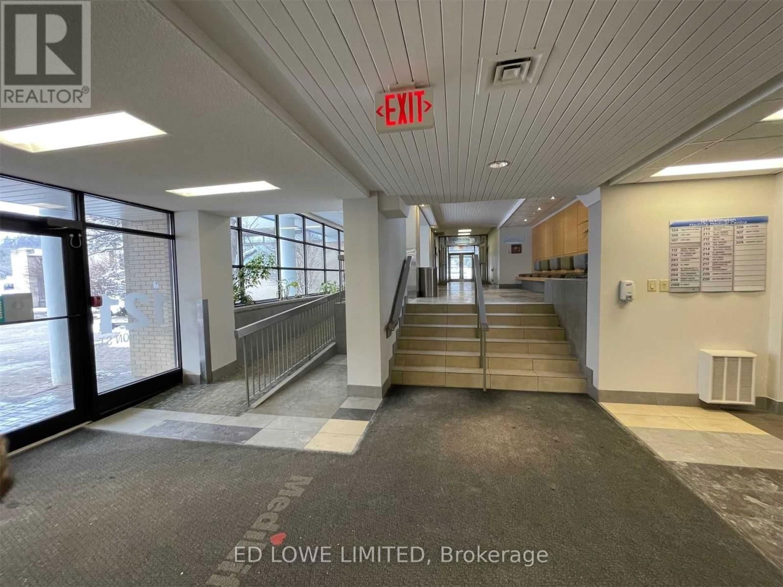 311 - 121 WELLINGTON STREET WEST Image 9