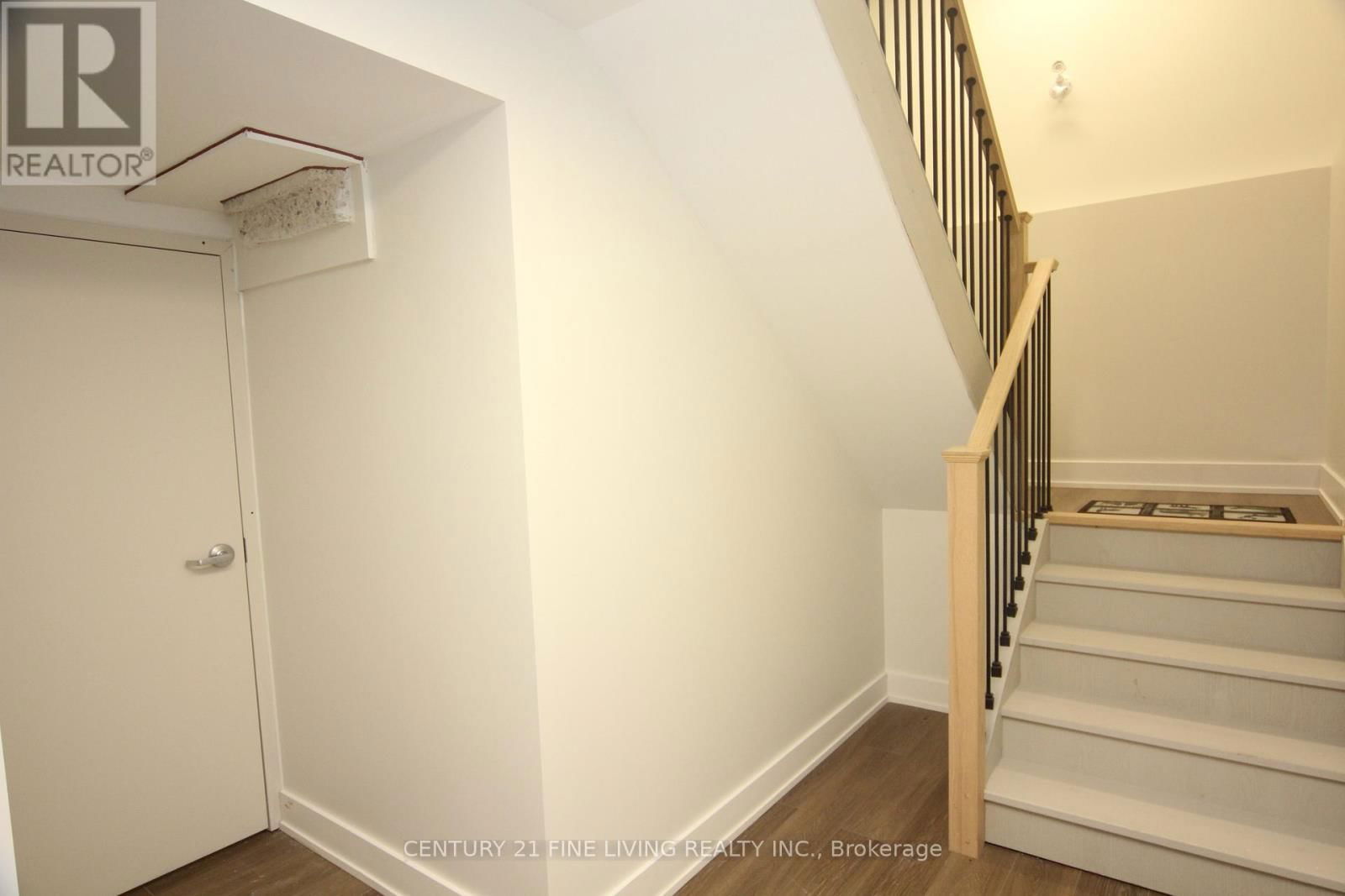lower - 1614 RIDGE ROAD EAST Image 3