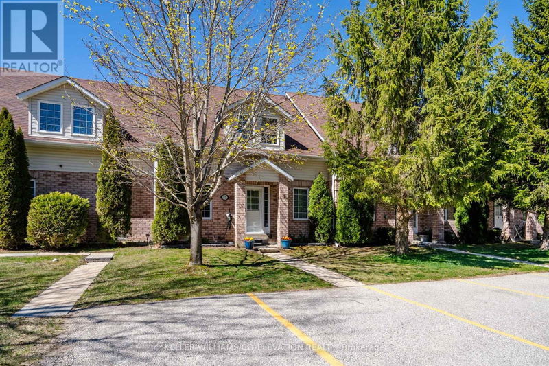 42 Wasaga Woods Circle  Wasaga Beach, L9Z2Y9 | Image 2