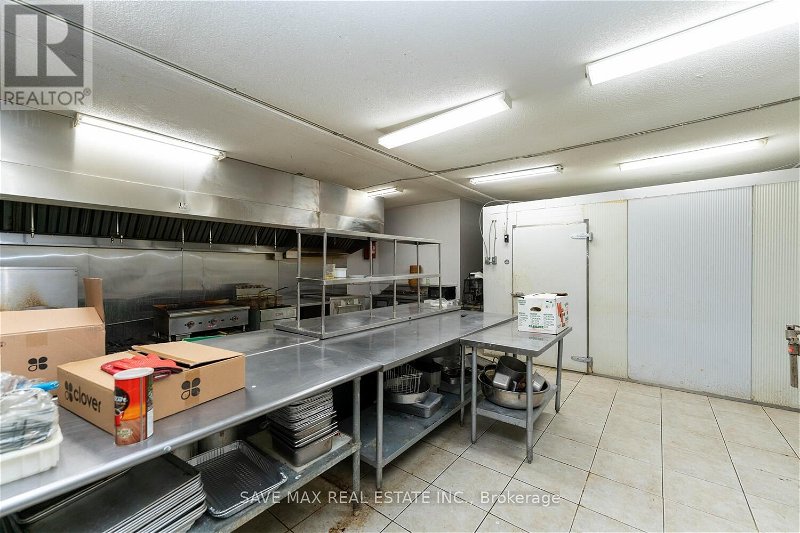 Image #1 of Restaurant for Sale at 94 Dunlop St W, Barrie, Ontario