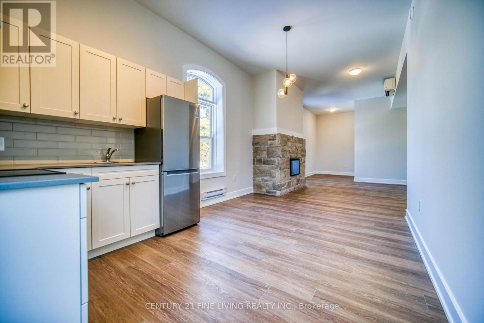 201 - 1614 RIDGE ROAD EAST Image 3