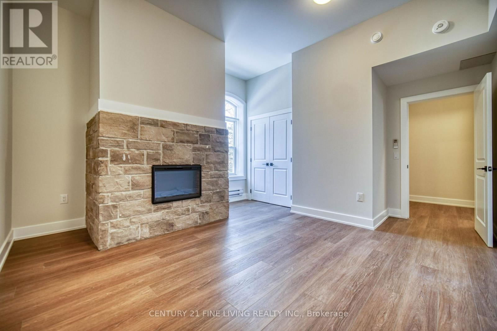 201 - 1614 RIDGE ROAD EAST Image 4