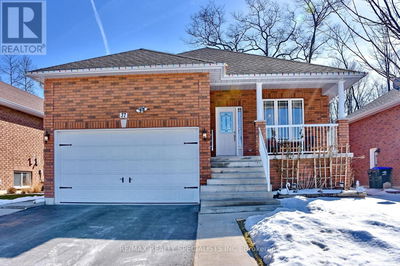 37 Tona Trail  Wasaga Beach, L9Z0A5 | Image 1