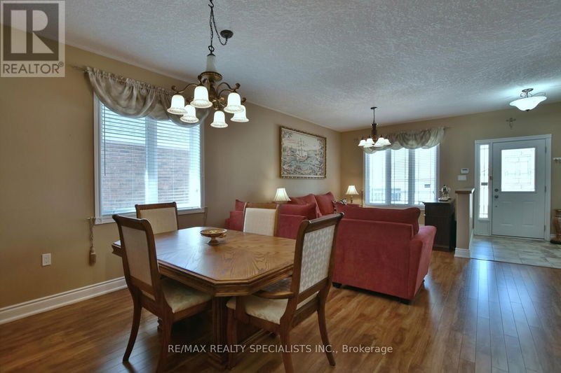 37 Tona Trail  Wasaga Beach, L9Z0A5 | Image 9