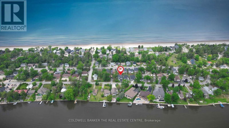 76 Old Mosley Street  Wasaga Beach, L9Z2J4 | Image 2