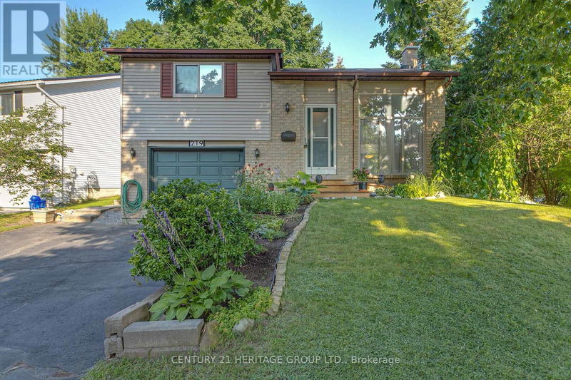 219 Burns Circle  Barrie (Letitia Heights), L4N6A5 | Image 2