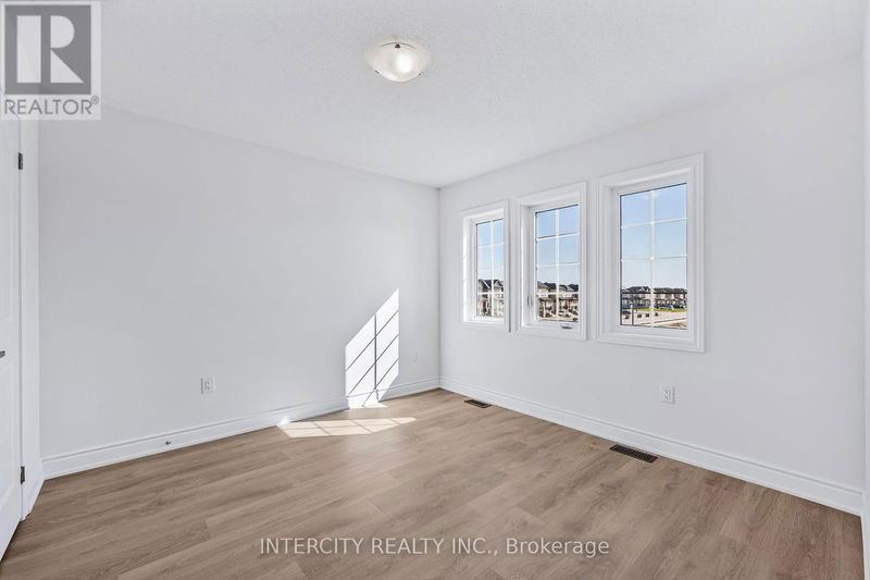 17 Mission Street  Wasaga Beach, L9Z0L8 | Image 22