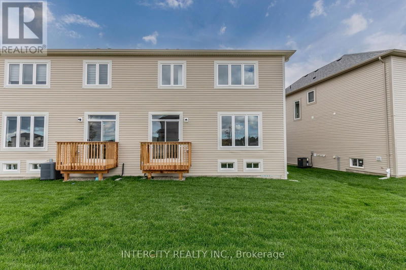 9 Mission Street  Wasaga Beach, L9Z0L8 | Image 27