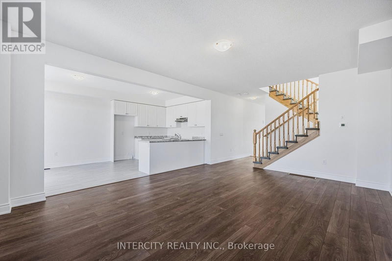 9 Mission Street  Wasaga Beach, L9Z0L8 | Image 3