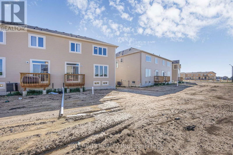 9 Mission Street  Wasaga Beach, L9Z0L8 | Image 30