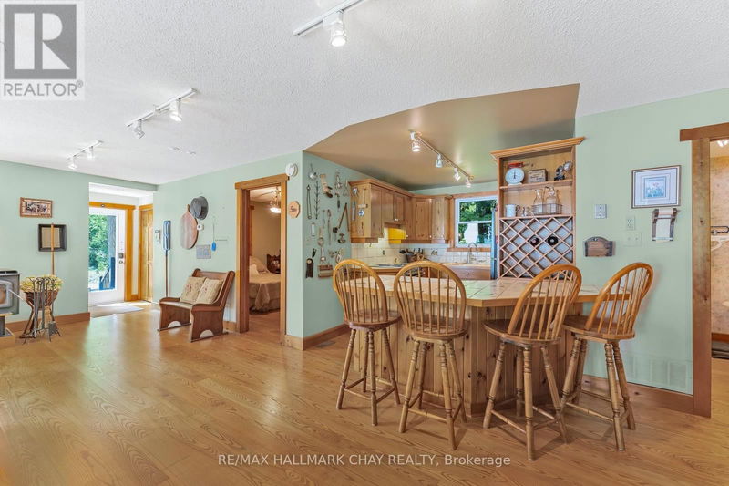 209 Bay Street  Oro-Medonte (Shanty Bay), L0L2L0 | Image 28