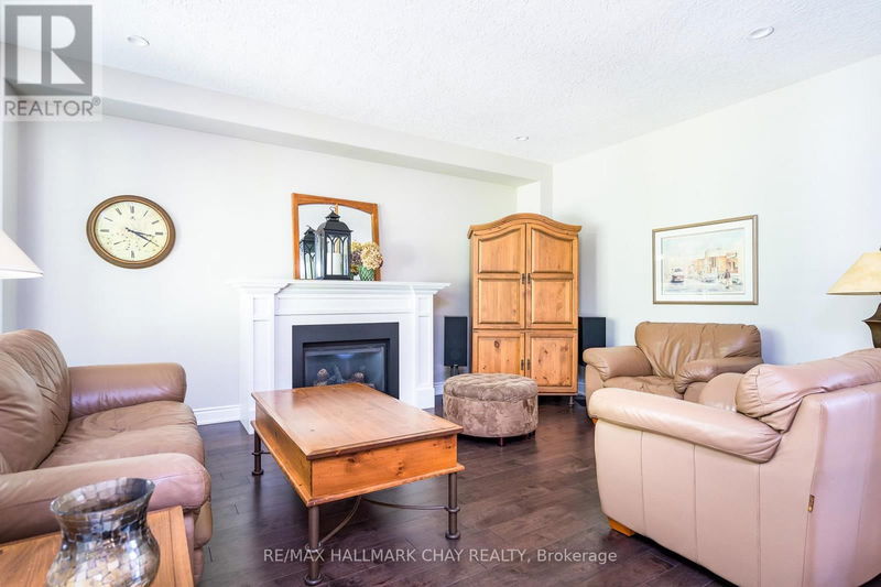 101 Jewel House Lane  Barrie (Innis-Shore), L4N5X1 | Image 9