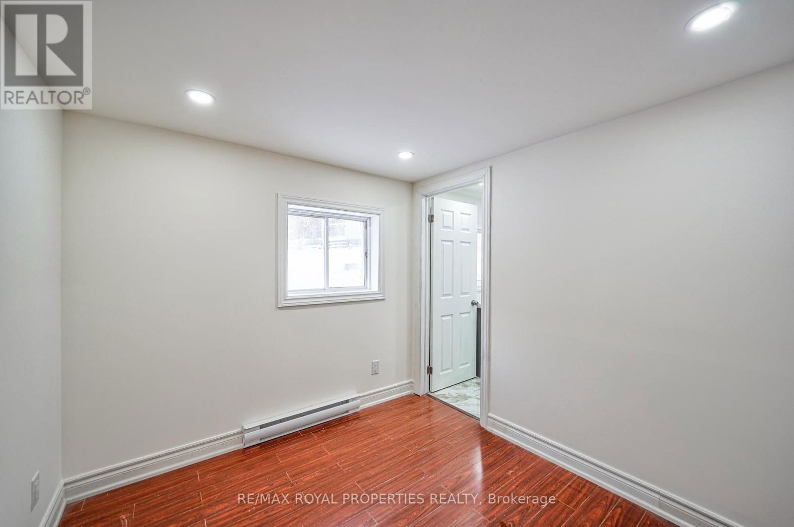 8144 LAIDLAW AVENUE Image 31