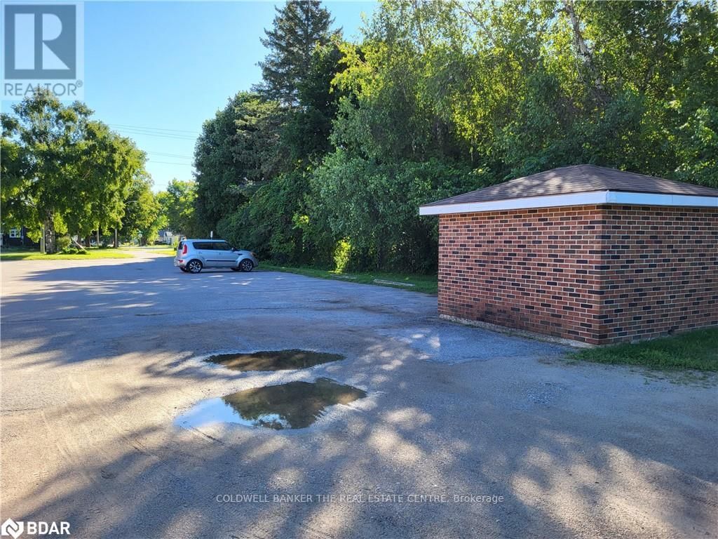 23 WESTMOUNT DRIVE S Image 3