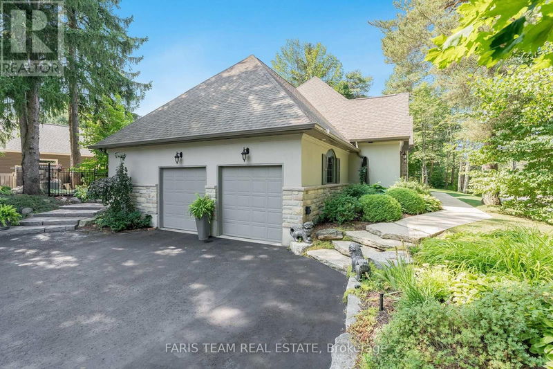 1 Bunker Place  Oro-Medonte (Horseshoe Valley), L0L2L0 | Image 2