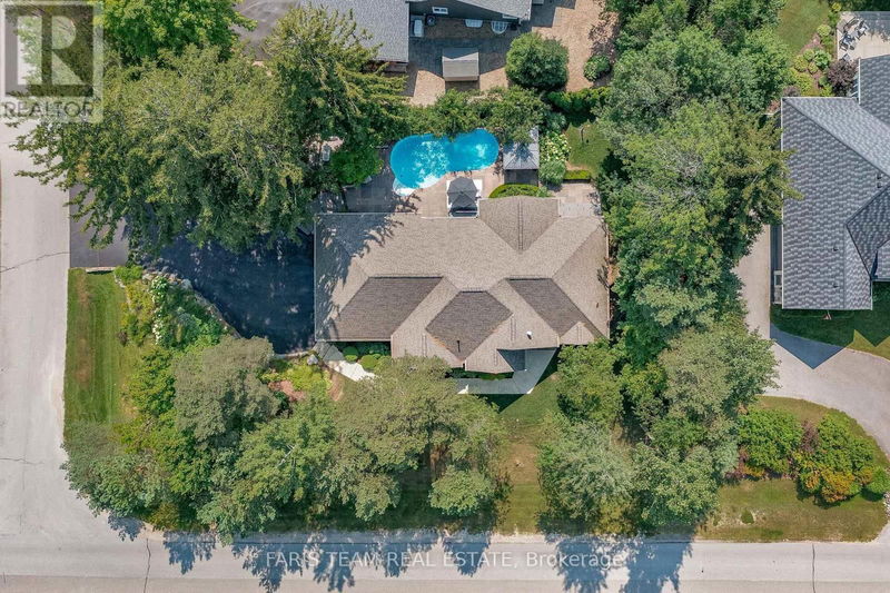 1 Bunker Place  Oro-Medonte (Horseshoe Valley), L0L2L0 | Image 25