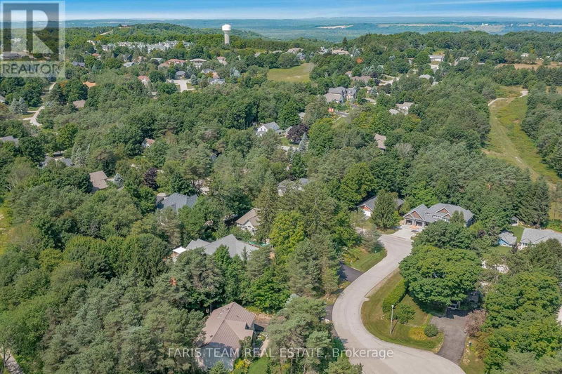 1 Bunker Place  Oro-Medonte (Horseshoe Valley), L0L2L0 | Image 26