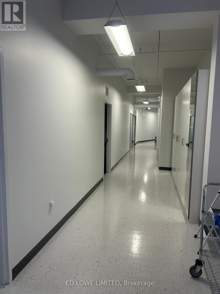 #200 - 222 MAPLEVIEW DRIVE WEST Image 12