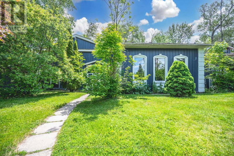 3071 Mosley Street  Wasaga Beach, L9Z1W7 | Image 2