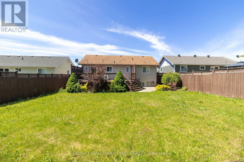 46 Byrnes Crescent  Penetanguishene, L9M1V9 | Image 12