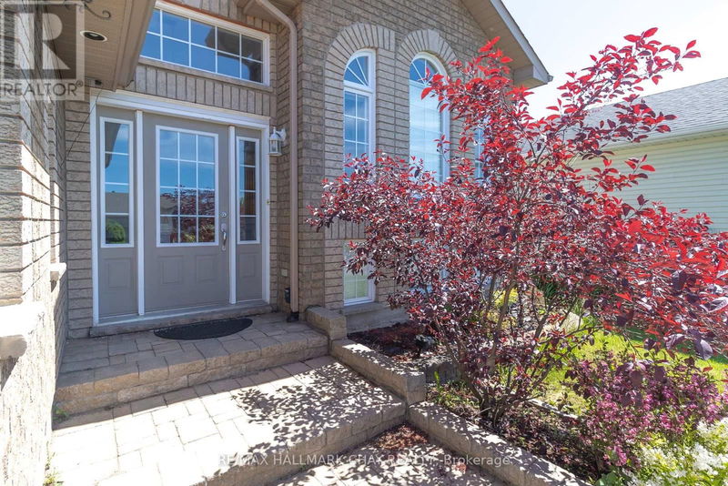 46 Byrnes Crescent  Penetanguishene, L9M1V9 | Image 5