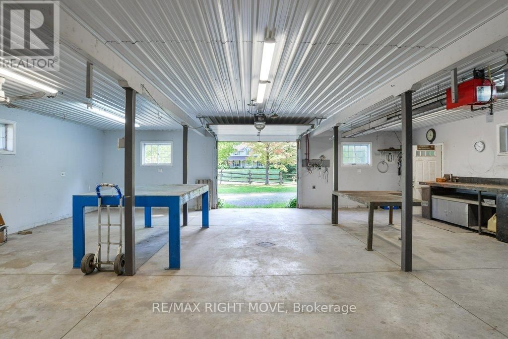 1390 WARMINSTER SIDEROAD Image 33