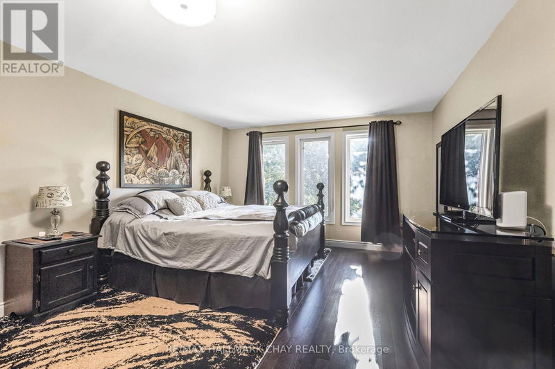 24 Dyer Boulevard  Barrie (Holly), L4N9G2 | Image 19