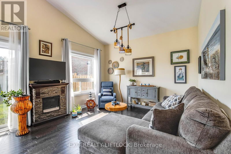 8 Beausoleil Drive  Penetanguishene, L9M0V8 | Image 13