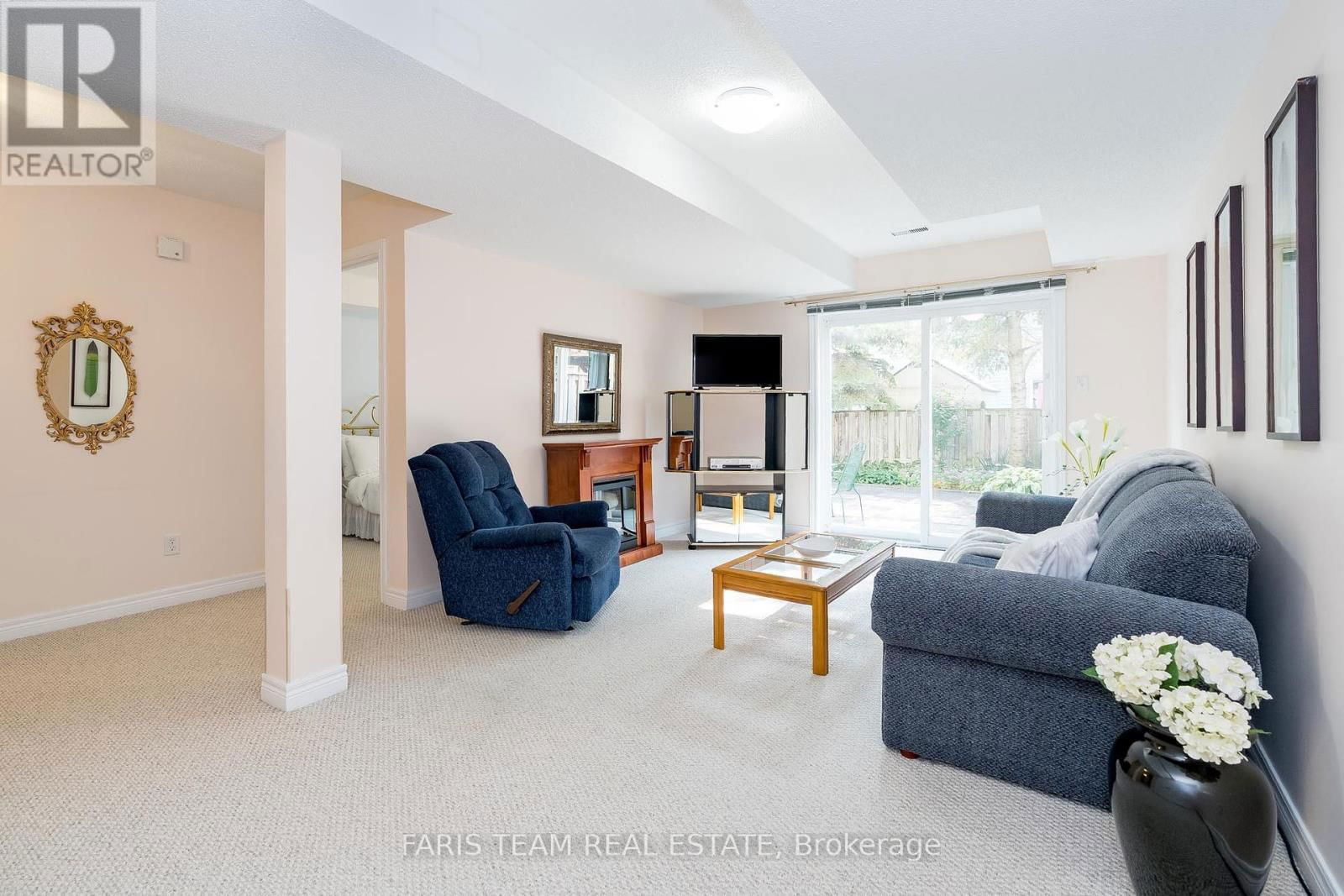 33 ROYAL BEECH DRIVE Image 11