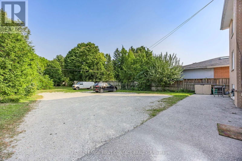 137 Vancouver Street  Barrie (Codrington), L4M4M5 | Image 4