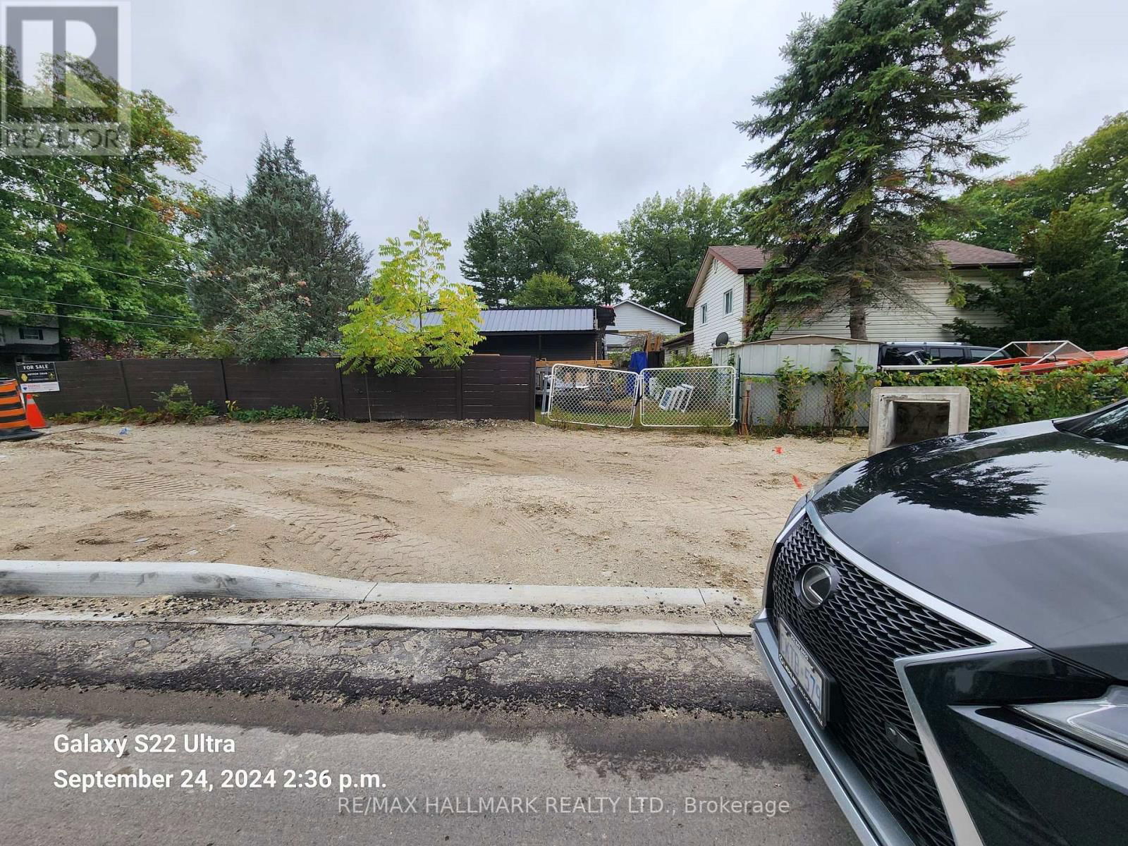 1560 RIVER ROAD W Image 18