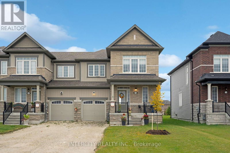 11 Stately Drive  Wasaga Beach, L9Z0L9 | Image 1